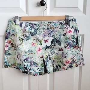 Zara Basic Floral Garden Print Shorts Size Medium